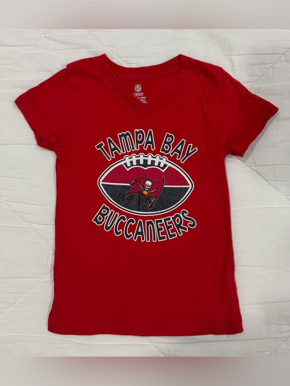 Girls NFL Team Apparel Small 6/6X Tampa Bay Buccaneers Red Short Sleeve T-shirt